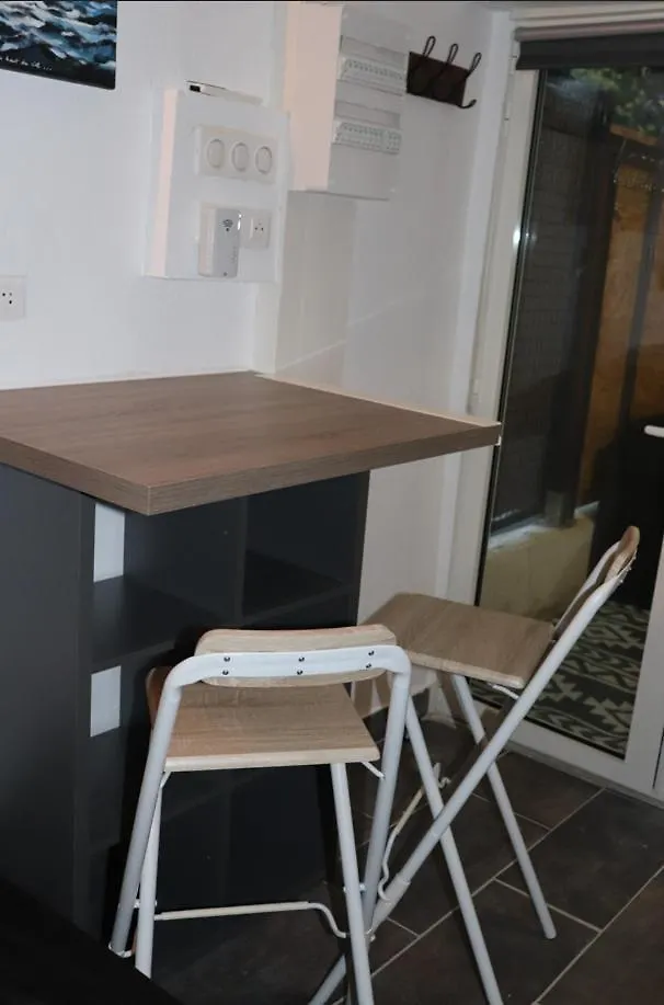 Appartamento Agreable Studio Avec Sa Terrasse Exterieure Entierement Amenage A 5 Min De La Mer Cannes Francia