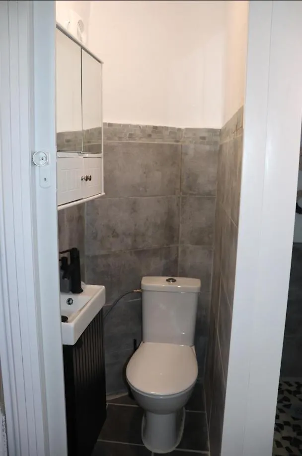 Lägenhet Agreable Studio Avec Sa Terrasse Exterieure Entierement Amenage A 5 Min De La Mer Cannes Frankrike
